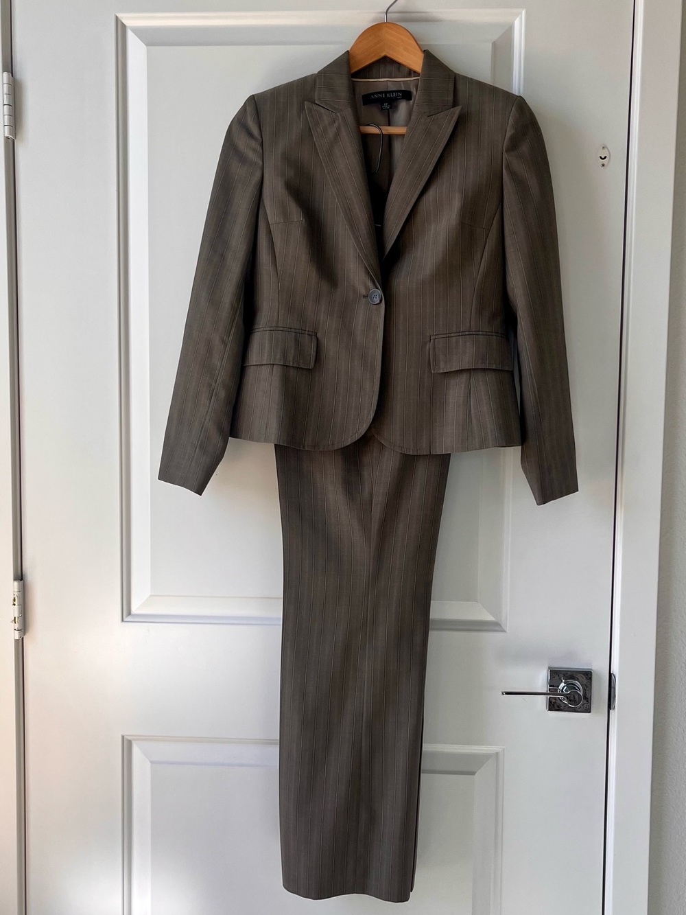 Anne Klein Taupe Pinstripe Women's Suit Jacket & Pants in 2P
